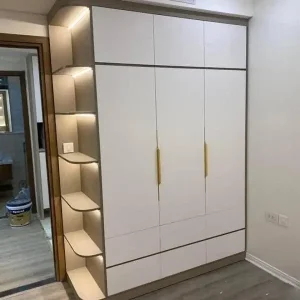 Tủ quần áo 3 cánh mở kịch trần 1 kệ nhựa Đài Loan Chin Huei có đèn LED CH-T3C09