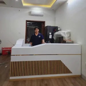 Quầy bar pha chế cafe chữ L bằng nhựa Đài Loan giả gỗ CH-QB02